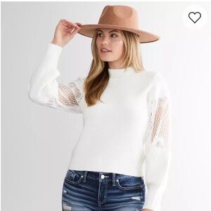 Red by BKE Chic White/Off White Sweater with Inset Lace Detail Size L